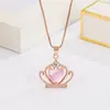 Venta Caliente Moda Hibisco de Madagascar Colgante de Cristal Chapado en Platino Corona de Temperamento Real Colgante de Diamante en Forma de Corazón