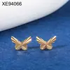 Brincos de Tarraxa Coração Borboleta Ouro Luxo Leve Aço Titânio Banhado a Ouro Simples Versátil Design de Nicho para Mulheres