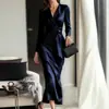 Verão 2026 Novas Roupas Femininas Transfronteiriças Europeias e Americanas Vestidos Franceses Emagrecedores Decote V Cor Sólida Vestidos Longos