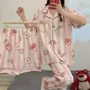Novos Pijamas de Urso Morango Desenho Animado Ins 2025 para Mulheres, Conjunto de Três Peças de Verão, Roupas de Casa Estudantis de Manga Curta Que Podem Ser Usadas Fora