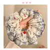 Scrunchie Azul Marinho com Estampa Xadrez de Cereja e Borda de Renda com Laço de Coração Estilo Coreano Fresco Versátil Faixa de Cabelo para Menina Feito Sob Medida