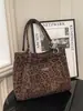 Bolsa Tote Estampa de Leopardo para Mulheres, Grande Capacidade, Nova Bolsa de Ombro Versátil de Camurça Outono e Inverno, Bolsa Tote para Aula de Estudante