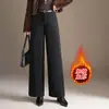 Elegante colección de otoño/invierno 2026: Pantalones rectos para mujer de cintura alta, elegantes y casuales, con forro polar, que presentan una caída favorecedora y un diseño de pierna ancha que estiliza.