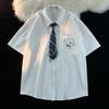 Al por mayor En stock Estilo Callejero Japonés Manga Corta Corbata Camisa Blanca Verano Holgada Estilo Universitario Unisex Estudiante Camisa Jk