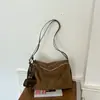 Bolso de hombro retro estilo coreano, versátil para cualquier atuendo, perfecto para otoño, con gran capacidad, elegante, casual y que irradia una sensación de alta gama.; una bolsa de almohada cruzada