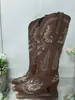 Novas Botas de Equitação de Couro Estrangeiro Tamanho Grande Bordadas Retro com Rebites Salto Grosso Botas Longas Botas de Cowboy Ocidentais
