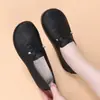 Zapatos de Tela Old Beijing Estilo Nuevo Primavera y Otoño para Mujer Ligeros Transpirables Casuales Antideslizantes Suela Suave para Personas de Mediana Edad y Mayores Zapatos Sencillos para Madre