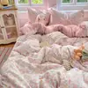 Conjunto de Cuatro Piezas de Gasa con Volantes Florales y Lazo para Niñas Transpirable Doble Capa Gasa Grado Materno e Infantil Funda de Edredón Conjunto de Tres Piezas para Dormitorio 4