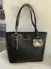 Bolso Retro Mate de Moda para Mujer 2025 Nuevo Bolso de Hombro de Gran Capacidad para Viajes Diarios Popular Bolso Tote Cubo con Relieve