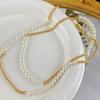 Collar de estilo francés ligero con hebilla de metal de lujo y costura de perlas, temperamento femenino, apilable, diseño de nicho, cadena de clavícula de estilo frío