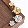 Colgante de margarita de acero inoxidable, accesorios de joyería para collar y pulsera DIY hechos a mano, estilo europeo y americano, acero de titanio, que conserva el color, adecuado para mochilas