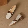 Verão 2026 Novo Estilo Francês Couro Macio Retrô Salto Bloco Bico Redondo Sapatos Femininos Slip-On com Solas Macias que são confortáveis de usar