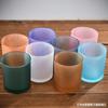 Venta al por mayor Vaso para vela Tarro de vidrio Contenedor de vidrio esmerilado colorido Aromaterapia Vaso vacío con tapa Portavelas romántico para dormitorio Logotipo