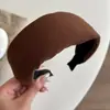 Diadema ancha de tela elástica suave de alta calidad en color oscuro, simple y elegante, popular en línea, adecuada para lavarse la cara y salir, accesorio para el cabello para mujer
