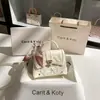 Bolsa de Mano Bordada con Mariposas Estilo Francés de Nicho Dropshipping Nuevo Otoño/Invierno 2025 Bolso Cuadrado Pequeño de Alta Gama Venta al por Mayor