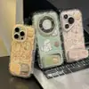 Case de tecido de seda com borda de pena para iPhone 18 Pro/17, com suporte de espelho, nota musical e coração, com gatinho e cachorrinho fofos