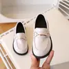 Sapatos de Couro para Meninas 2026 Moda Primavera/Outono Estilo Acadêmico Britânico Sapatos Individuais Infantis Sapatos Baixos para Meninas Impermeáveis Resistentes ao Desgaste