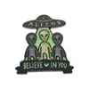 Filme e televisão europeus e americanos periféricos desenho animado dinossauro verde alienígena souvenir distintivo de metal personalizado bolsa broche de roupa
