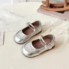 Zapatos de Cuero para Niñas 2025 Primavera y Otoño Nuevo Estilo Simples Versátiles Mocasines de Princesa para Niños Mayores Zapatos de Moda con Suela Suave Tendencia