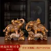 Adornos de elefante estilo chino Ping An NAFU un par de manualidades de resina sala de estar mueble de vino decoraciones para el hogar regalos de inauguración de casa