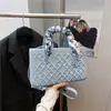 Moda Transfronteriza Bolso de Mano Sencillo Estilo Princesa Diana de Gama Alta 2026 Nuevo Bolso Cruzado de Hombro Único con Bufanda Bordada Bolsos para Mujer