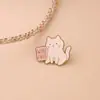 Broche de Gatinho Rosa Desenho Animado Fofo com Slogan em Inglês What Ever Insígnia de Animal Gato Branco Acessório