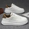 Novos Sapatos Masculinos Primavera 2026, Tênis Brancos, Sapatos Casuais Masculinos para Adolescentes, Tênis Masculinos Versáteis, Sapatos Masculinos Clássicos e Modernos