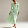Vestido feminino de manga comprida, cor sólida, gola V franzida, irregular, outono e inverno, novo, comércio exterior transfronteiriço europeu e americano, Amazon