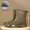 Nuevas botas de lluvia para mujer hasta la pantorrilla, impermeables, antideslizantes, resistentes al desgaste, zapatos de cocina de moda, forrados de felpa, cálidos, zapatos de goma engrosados, botas de lluvia