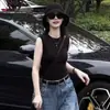 Nova Camisola Feminina Slim Fit Verão 2026, Sem Mangas, Ombro a Ombro, Top Versátil de Cor Sólida para Usar por Baixo ou como Peça Externa