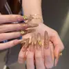 Novo Estilo de Joias de Liga de Ouro Rico com Flor para Nail Art Acessórios de Decoração de Unhas de Borboleta Dourada Grandes e Pequenas Estilo de Luxo Acessível Retrô