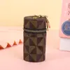 2026 Nova Mini Carteira de Moedas Retro Europeia e Americana para Meninas, Pingente, Estojo de Fone de Ouvido, Bolsa para Batom, Chaveiro de Carro