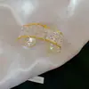 Pulsera de Encaje Hueco Luna Sombra con Relieve Dorado~Estilo Europeo y Americano, Diseño Exagerado, Sensación de Nicho de Alta Gama, Joyería de Lujo Ligero