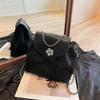 Mochilas Femininas de Design de Nicho Tendência e Populares Deste Ano 2026 Novas Mochilas Pequenas Versáteis com Corrente Mini Bolsas Escolares