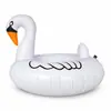 Este popular flotador para adultos, con forma de cisne blanco, es perfecto para fiestas en la piscina, salidas a la playa y para tomar fotos: es imprescindible para capturar momentos memorables.