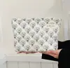 Nova Bolsa Simples Acolchoada de Bolinhas para Batom de Mão Bolsa de Cosméticos Bolsa Pequena de Armazenamento Porta-Moedas Mini Bolsa de Mão Portátil