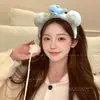 La misma adorable diadema de felpa con lunares de Zhao Lusi, diseñada para mujeres, perfecta para lavarte la cara o aplicarte una mascarilla facial, un accesorio para el cabello que mantiene tu cabello en su lugar