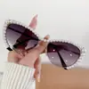 Gafas de Sol con Marco de Metal Nuevas Transfronterizas Gafas Europeas y Americanas Incrustadas de Diamantes Ojo de Gato de Perla Gafas de Marco Grande Gafas de Sentido para Mujer