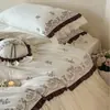 Volantes FrancesesOtoño/Invierno Algodón de Fibra Larga Cepillado Juego de Tres o Cuatro Piezas Bordado Floral Todo Algodón Funda Nórdica Engrosada Sábana Funda de Almohada