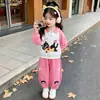 Conjunto de Outono Estilo Coreano Gatinho Cartoon para Meninas, Conjunto Casual de Duas Peças Moderno e Estiloso para Crianças Pequenas na Primavera e Outono