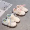 Tênis de Skate Feminino 2026 Velcro Bordado de Desenho Cadarços Xadrez Solado Macio Antiderrapante Tênis Esportivo Versátil Casual para Primavera e Outono