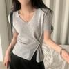 En Stock Estilo Coreano Ins Verano 2026 Elegante Top de Punto con Cuello en V, Abertura, Ajuste a la Cintura y Mangas Cortas para Mujer