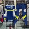 Versátil y popular traje de carreras para motocross SHOT Husqvarna, disponible para entrega inmediata
