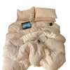 Estilo Blogger INS Borboleta Esculpida em 3D Linha A Totalmente Fosco Leite Fleece Conjunto de Quatro Peças Inverno Aconchegante Cor Sólida Estilo Creme