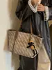 Bolso de hombro nuevo, moderno y fresco para principios de otoño de 2026, para el trabajo y el commute, gran capacidad, popular este año, bolso tote de alta estética