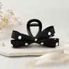 Novo Prendedor de Garra Fashion de Alto Padrão Retrô com Bloqueio de Cores Preto e Branco e Bolinhas Novo Exquisito Prendedor de Tubarão com Laço para Cabelo para Mulheres