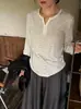Camiseta de manga larga a rayas estilo coreano con cuello Henry para mujer, fina, holgada, casual, de nicho, primavera, cuello en V