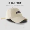 Boné de Baseball com Circunferência de Cabeça Grande, Textura Macia Escovada, Aba Curva, Versátil, Design Simples com Letra, Efeito Emagrecimento Facial, Boné Estilo Duckbill para Homens e Mulheres, Moderno