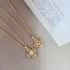 Collar Vajra Mismo Estilo Transmisión en Vivo Método Antiguo Oro de Arena Rojo Rosa Pedrería Superficie Brillante Colgante de Cruz Vajra Collar Exquisito