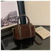 Bolsa de camurça para mulheres, nova coleção outono/inverno 2026, design de nicho, bolsa transversal, acabamento fosco popular, bolsa tote retrô